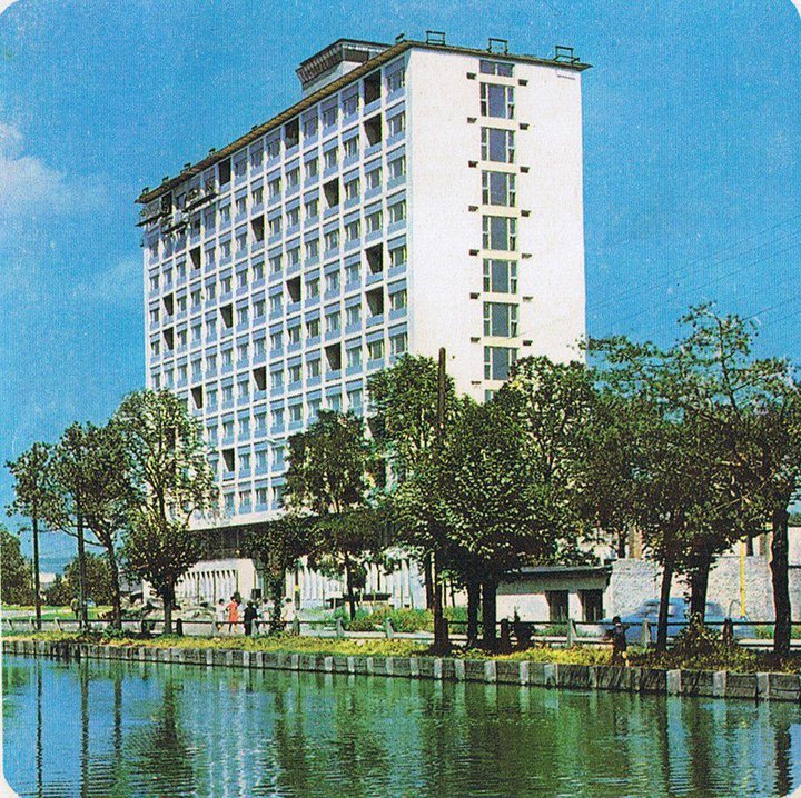 Hotel Hutnik ešte aj s Mlynským náhonom